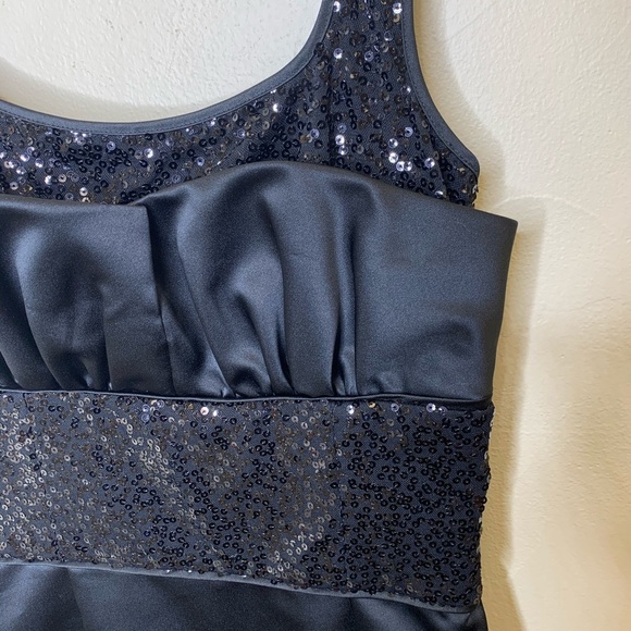 Badgley Mischka Black Sequin Satiny Cocktail Dress - Picture 3 of 7